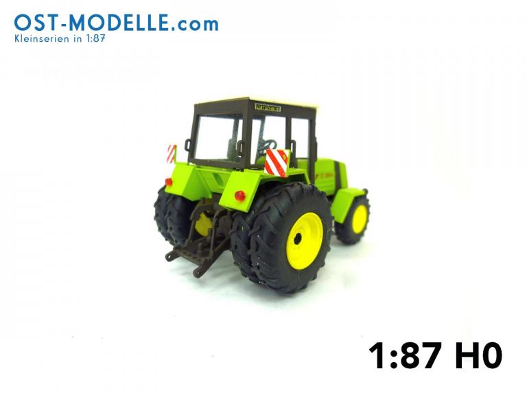Traktor Fortschritt ZT 325 gruen neu
